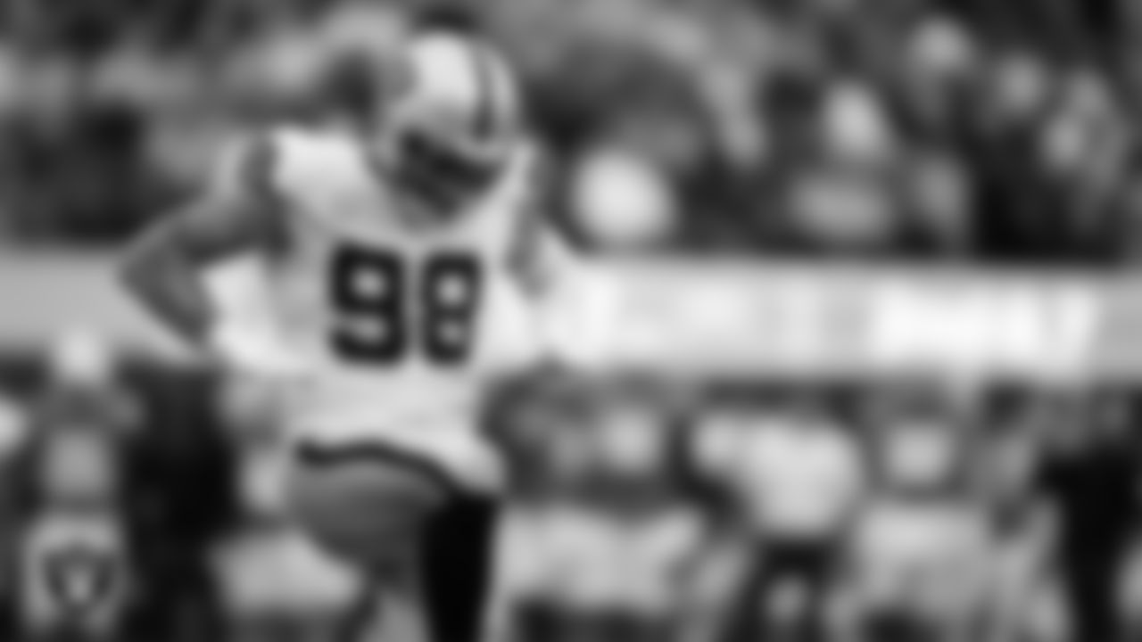 Las Vegas Raiders defensive end Maxx Crosby (98) during the regular season away game against the Los Angeles Chargers at SoFi Stadium.