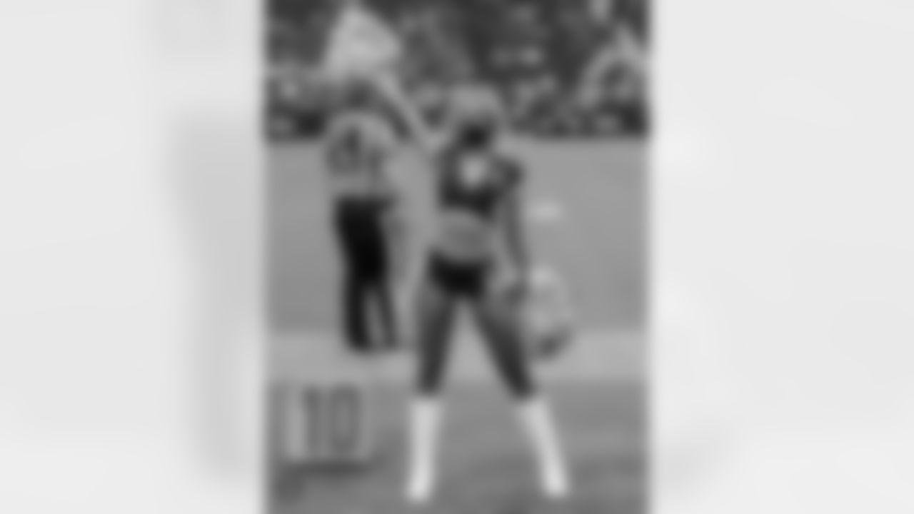 Raiderette Madison E. on the field for practice at 2021 Training Camp.