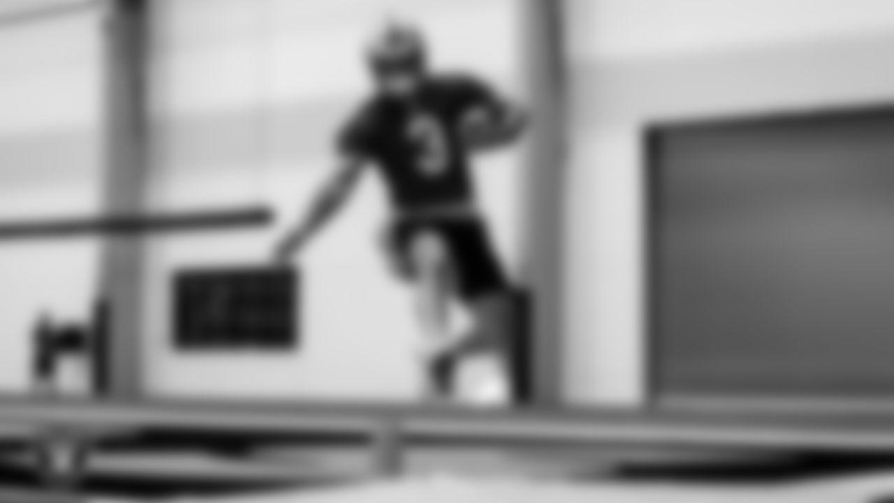 Las Vegas Raiders quarterback Nathan Peterman (3) during practice.
