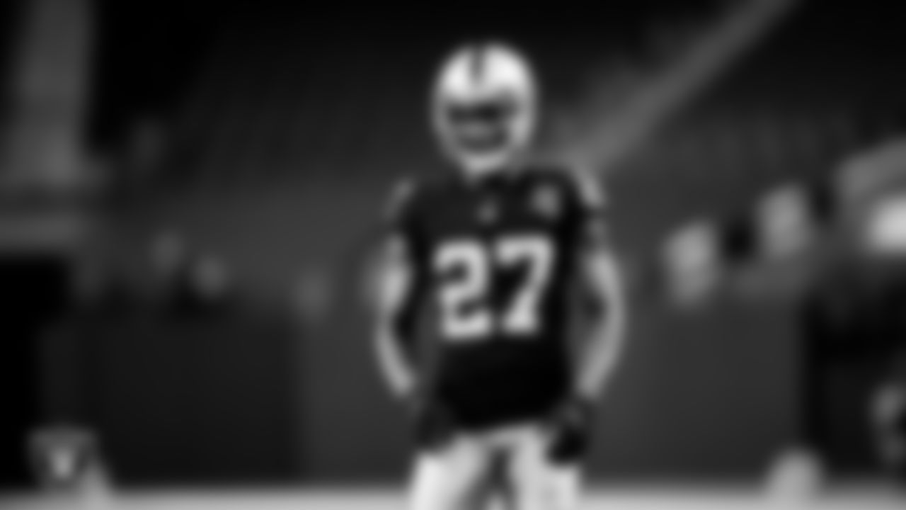 Las Vegas Raiders cornerback Trayvon Mullen (27) during the regular season home game against the Miami Dolphins.