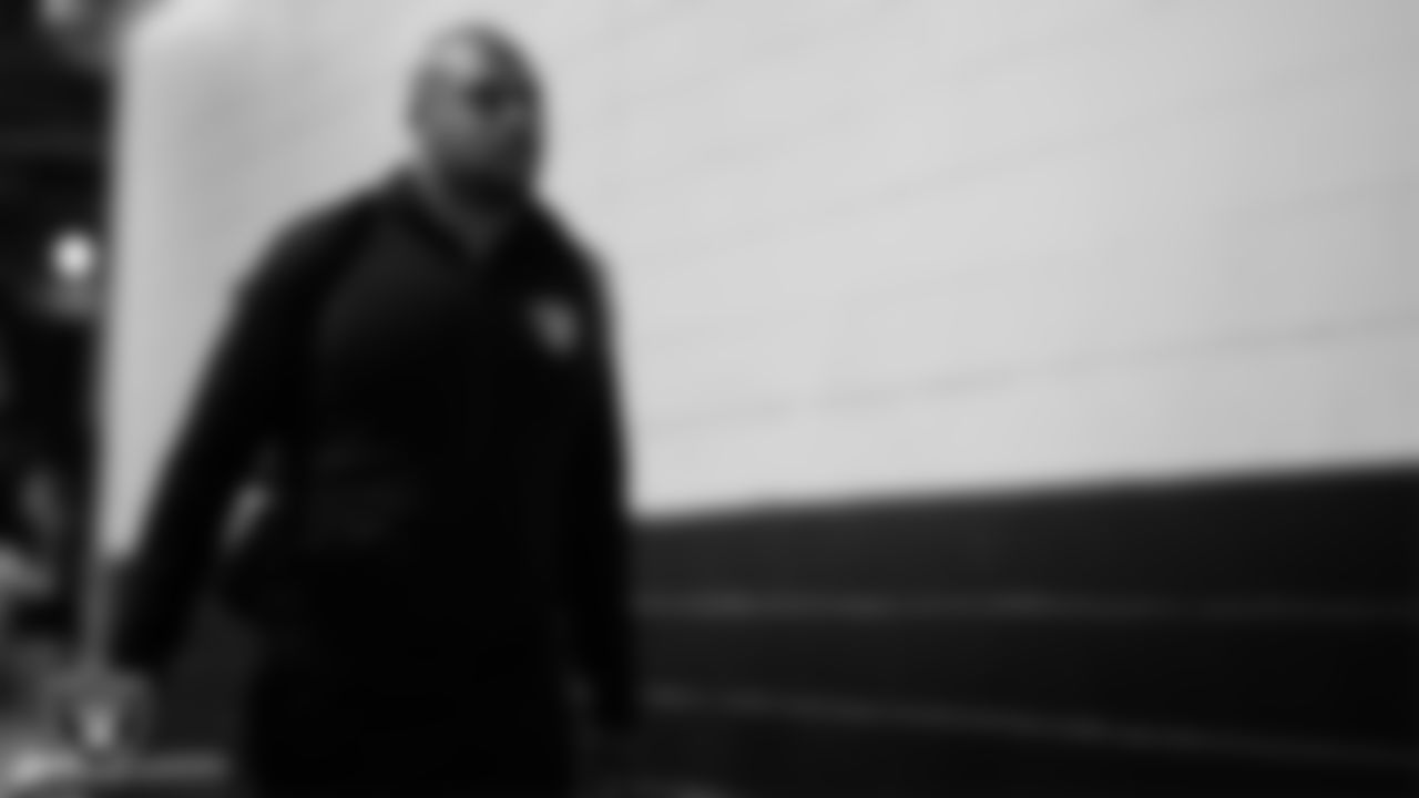 Las Vegas Raiders linebackers coach Antonio Pierce arrives to the regular season away game against the Jacksonville Jaguars at TIAA Bank Field.