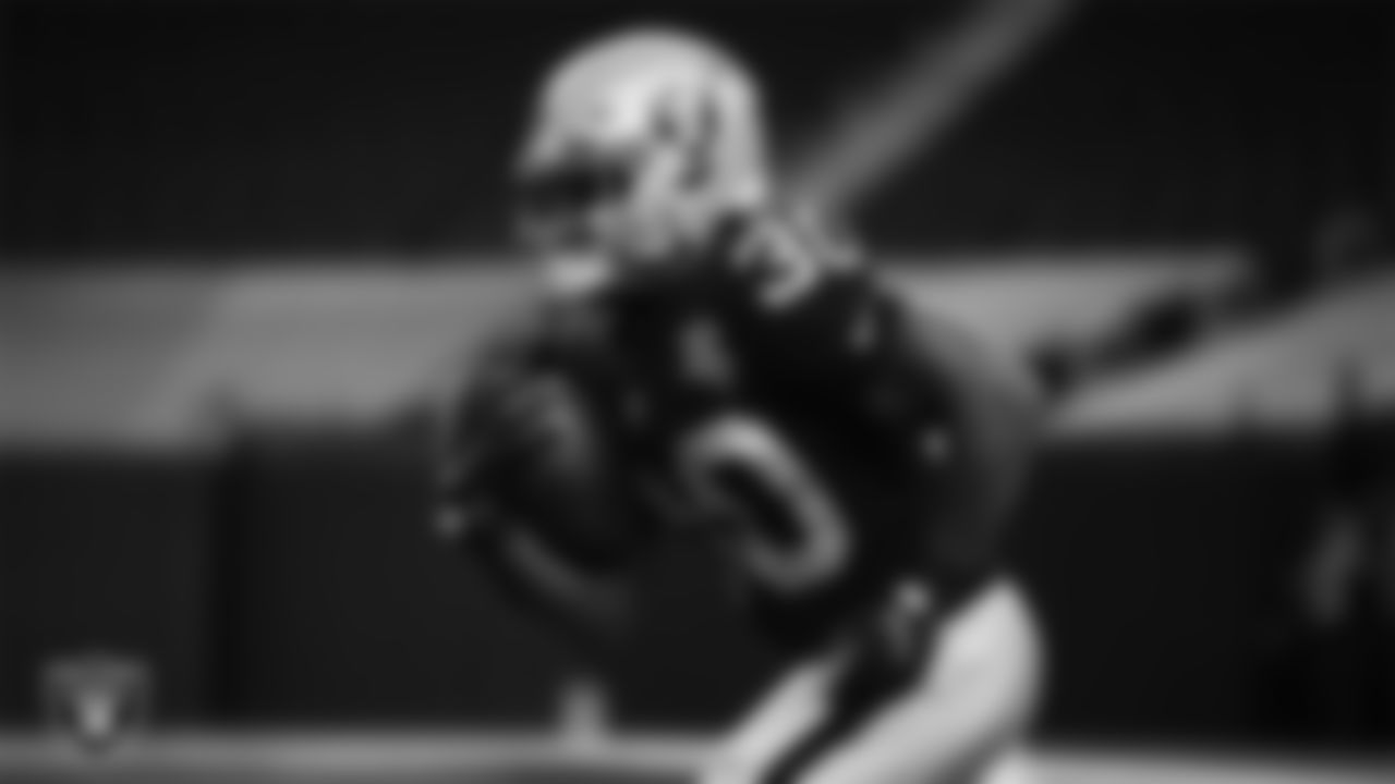 Las Vegas Raiders running back Jalen Richard (30) warming up before the regular season home game against the Miami Dolphins.