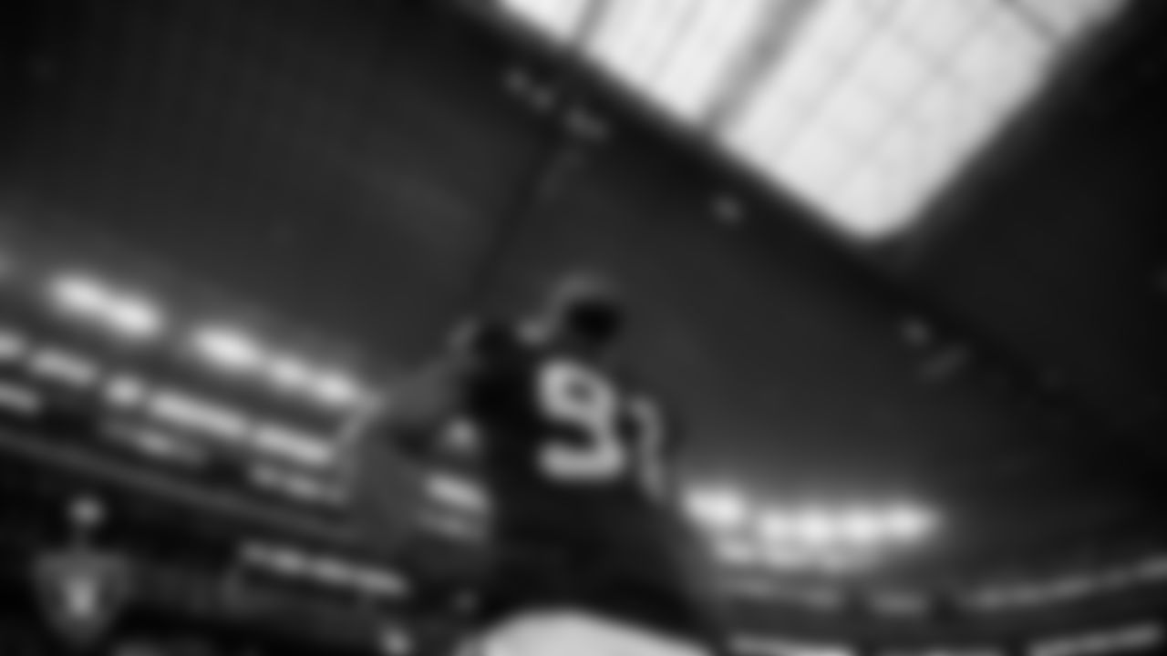 Las Vegas Raiders defensive end Yannick Ngakoue (91) on the sidelines before the Las Vegas Raiders regular season away game against the Dallas Cowboys.