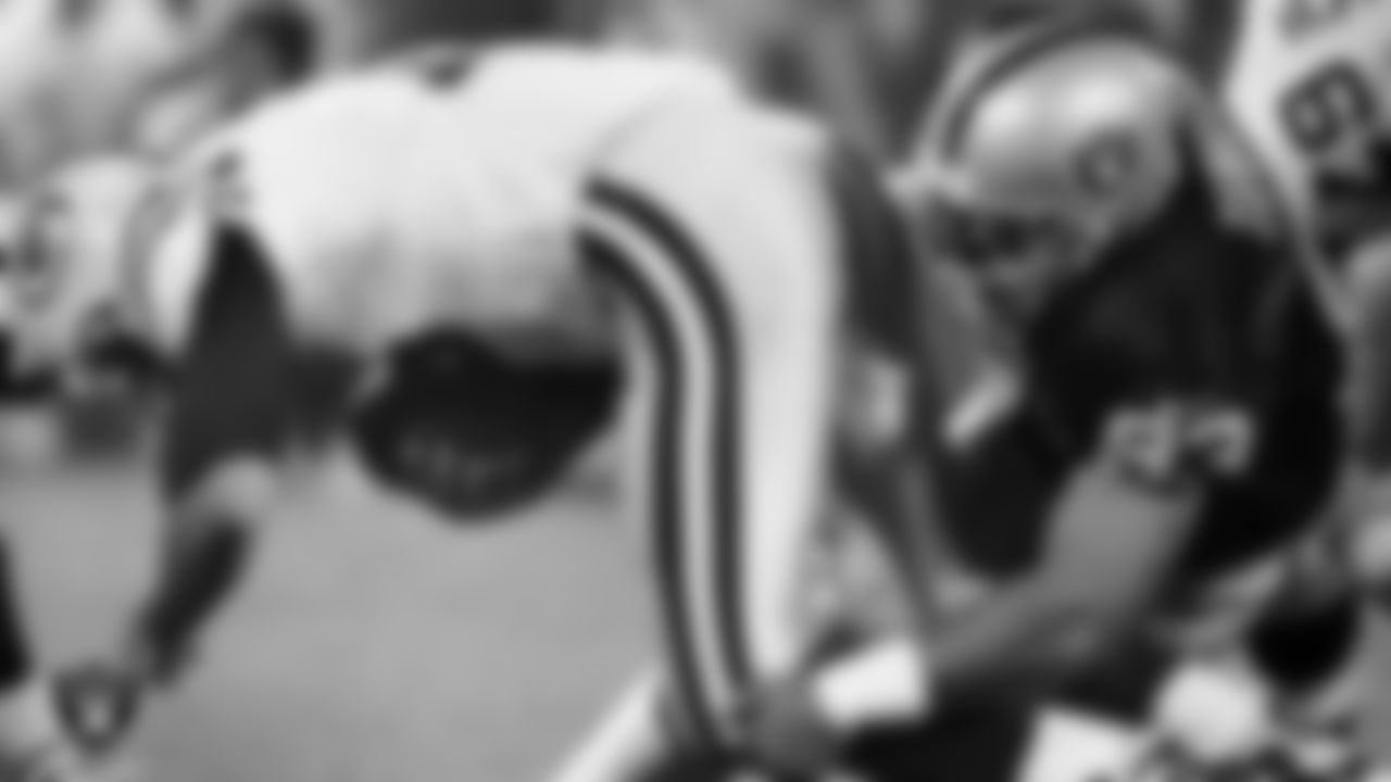 1. DE/LB Greg Townsend (1983-93, 97)
Total sacks: 107.5
