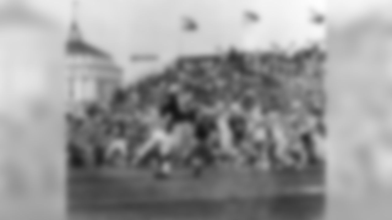 Cotton Davidson gets ready to throw the pass.
