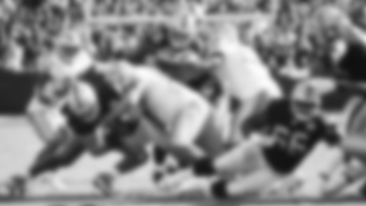 Raiders fullback Alec Ingold (45) rushes during the regular season game against the Detroit Lions.