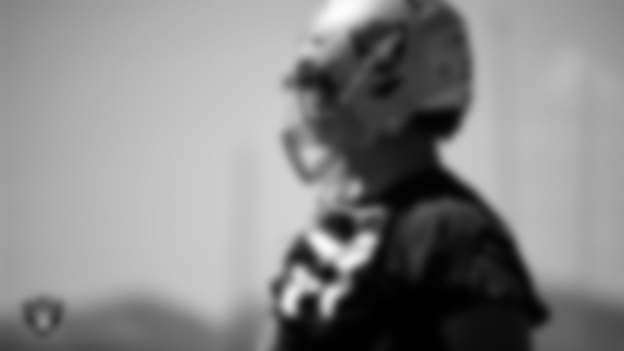 LB Drake Thomas