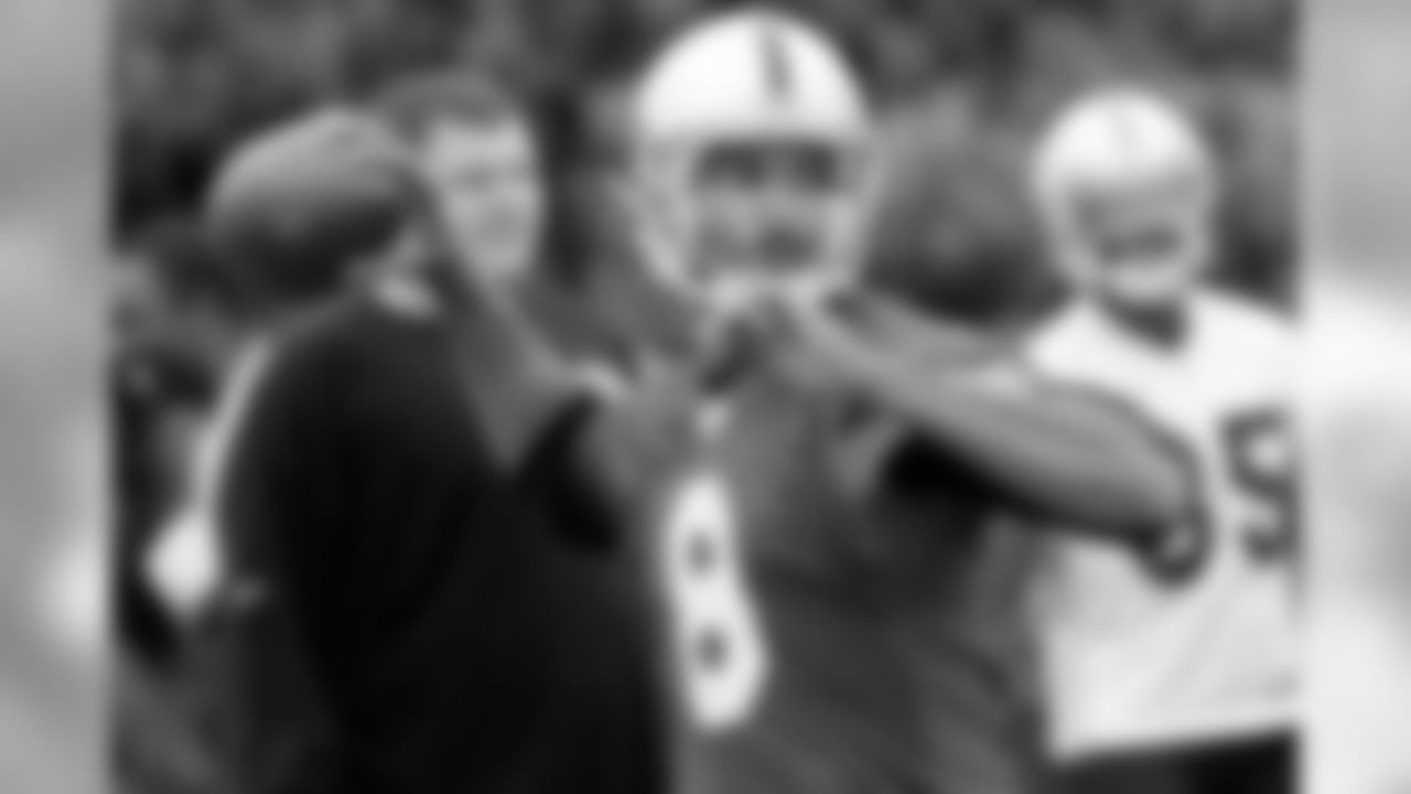 QB Jason Campbell rifles a pass. Photo by Tony Gonzales
