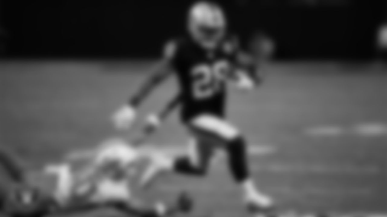 Las Vegas Raiders running back Josh Jacobs (28) rushes during the regular season home game against the Miami Dolphins.