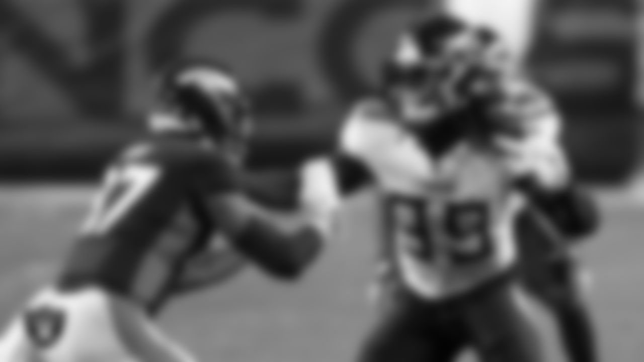 EDGE Jadeveon Clowney