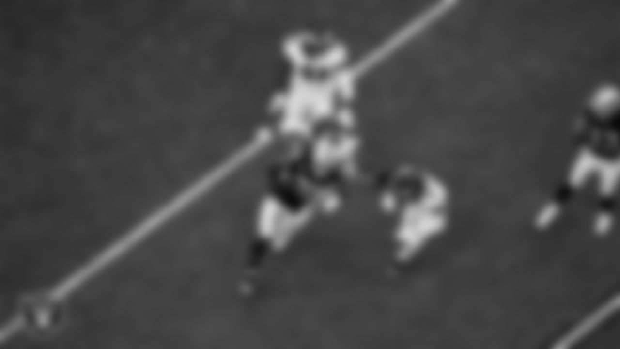 Las Vegas Raiders running back Josh Jacobs (28) rushes during the regular season home game against the Philadelphia Eagles.