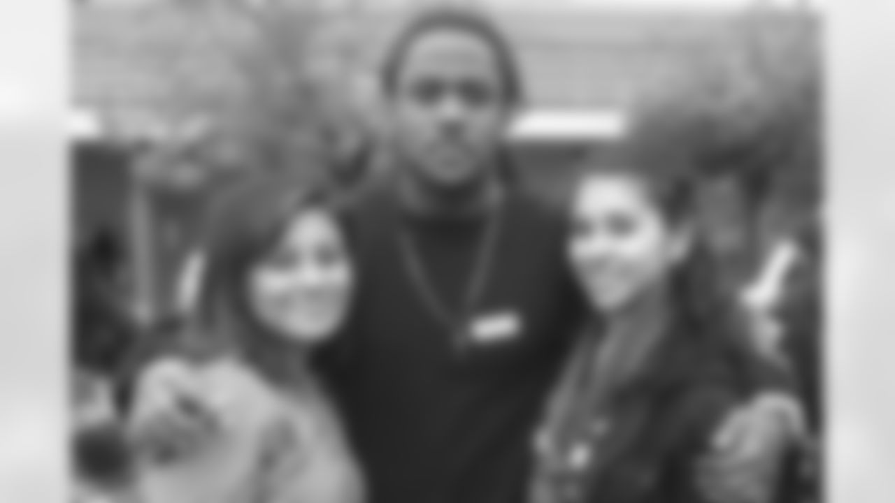 DB Joe Porter visited the students of Tennyson High School to motivate students to pursue their dreams.