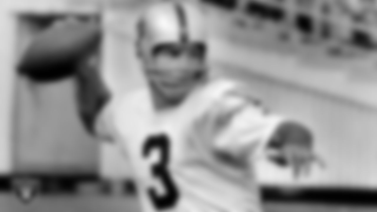 Daryle Lamonica joined the Raiders in 1967 and played with the team for eight seasons. During his time in the Silver and Black, Lamonica threw 1,138 passes for 16,655 yards and 148 touchdowns. He was named AFL MVP in 1967 and 1969 and was selected to the 1970 and 1972 Pro Bowl.