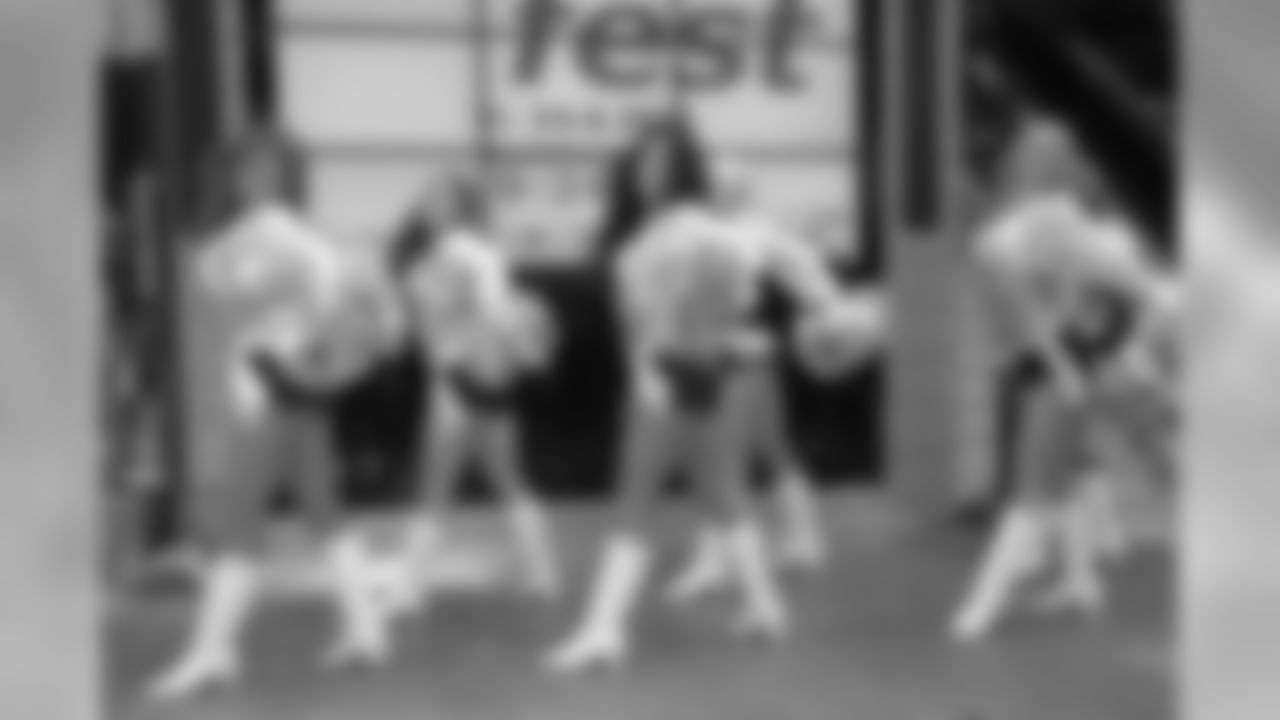 Six Raiderettes perform at the DEZ Mall in Innsbruck, Austria. Photo by Roland Faistenberger.