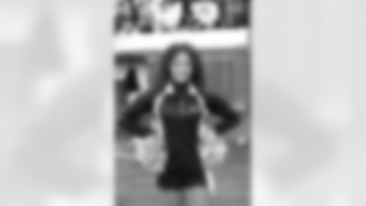 Raiderette Tori