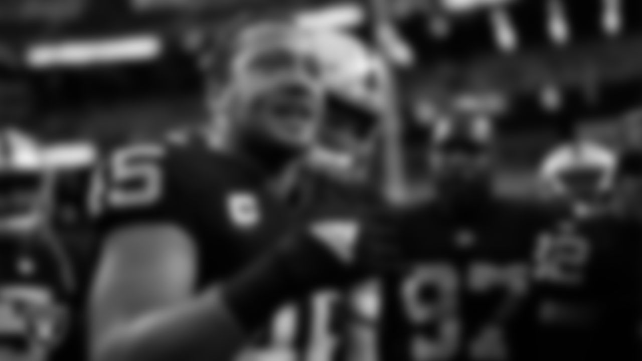 Las Vegas Raiders fullback Alec Ingold (45) in a huddle before the regular season home game against the Philadelphia Eagles.