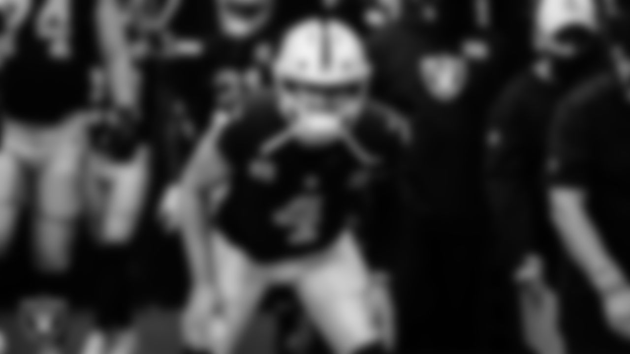 Las Vegas Raiders quarterback Derek Carr (4) before the regular season home game against the Tampa Bay Buccaneers.