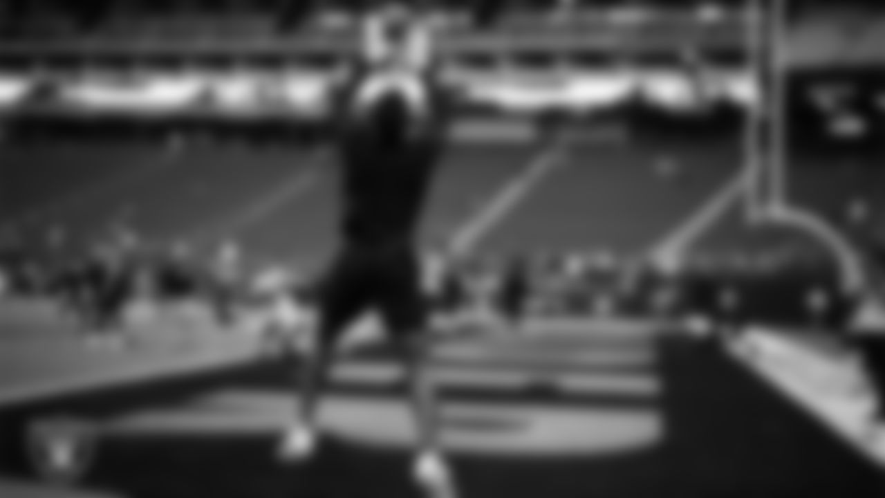 Las Vegas Raiders wide receiver Davante Adams (17) warming up before the regular season home game against the Houston Texans at Allegiant Stadium.