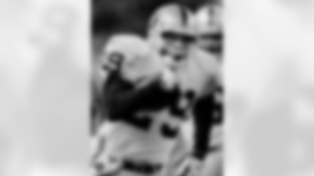 DB Albert Lewis (1994-98)
Grambling State University