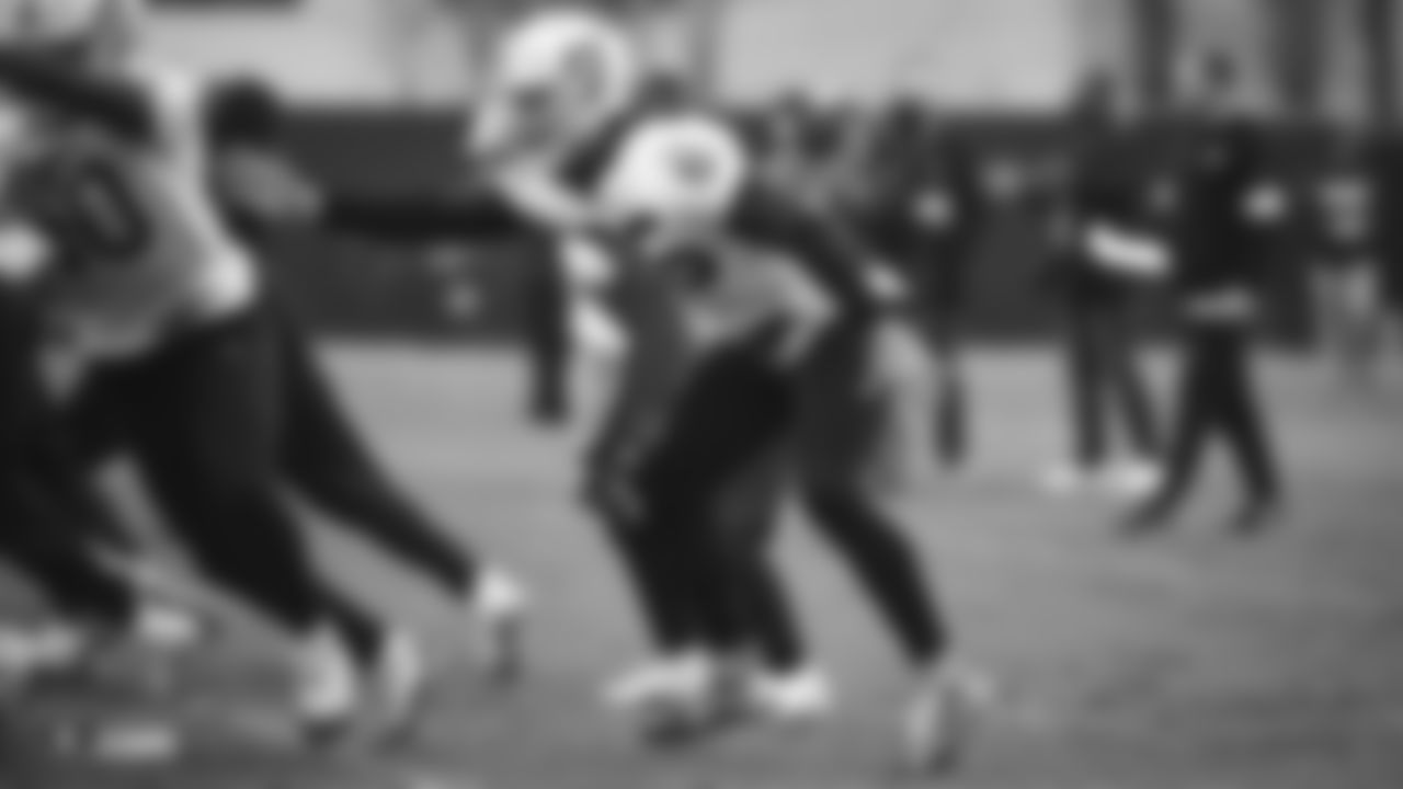 Raiders safety Erik Harris (25) defends during practice.