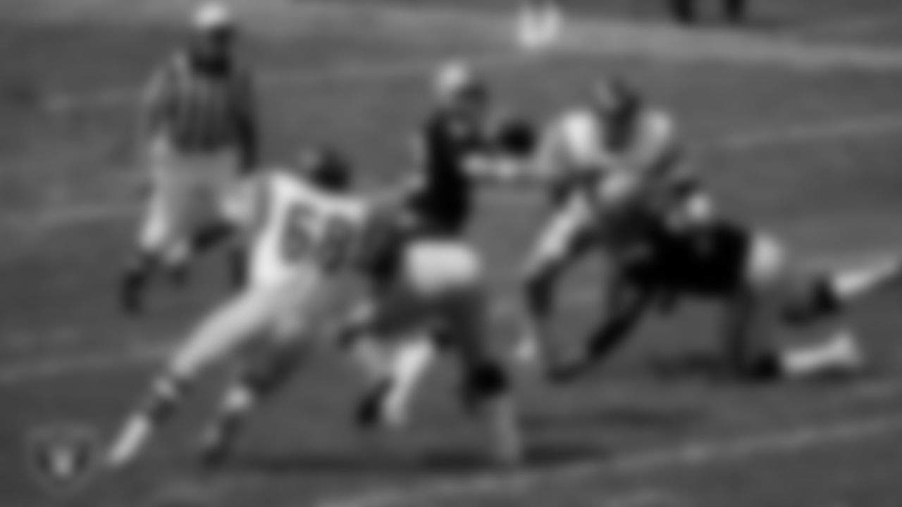 Ken Stabler appeared in 130 games with 96 starts and completed 1,486 of 2,481 pass attempts for 19,078 yards and 150 TDs. He was named NFL MVP and AP First Team All-Pro in 1974. Stabler was selected to five Pro Bowls and led the Raiders to five straight AFC title game appearances and a Super Bowl championship – Super Bowl XI after the 1976 season. Stabler was enshrined in the Pro Football Hall of Fame in 2016.