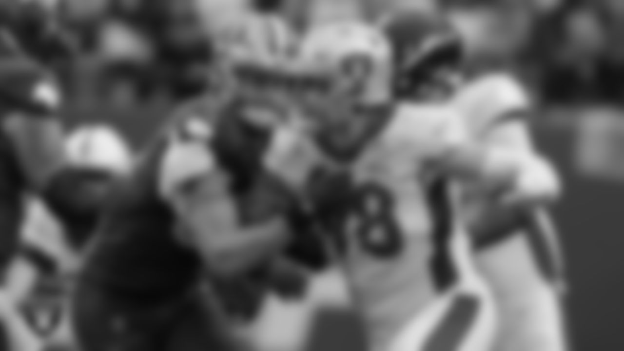 Las Vegas Raiders defensive end Maxx Crosby (98) during the 2022 Pro Bowl at Allegiant Stadium.
