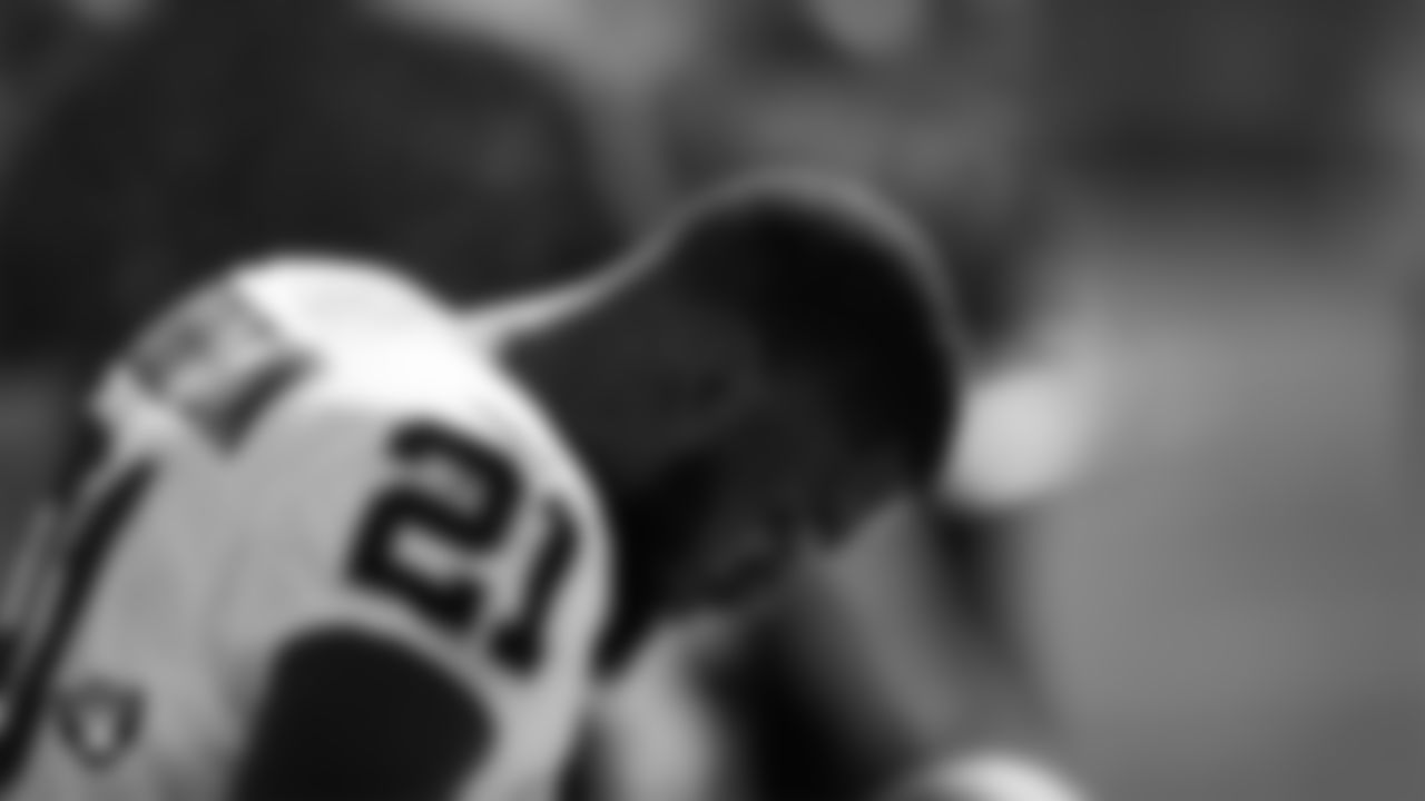 Las Vegas Raiders cornerback Amik Robertson (21) on the sidelines during the Las Vegas Raiders regular season away game against the Pittsburgh Steelers.
