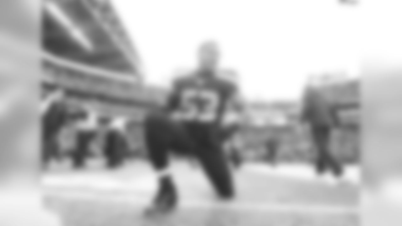LB Malcolm Smith