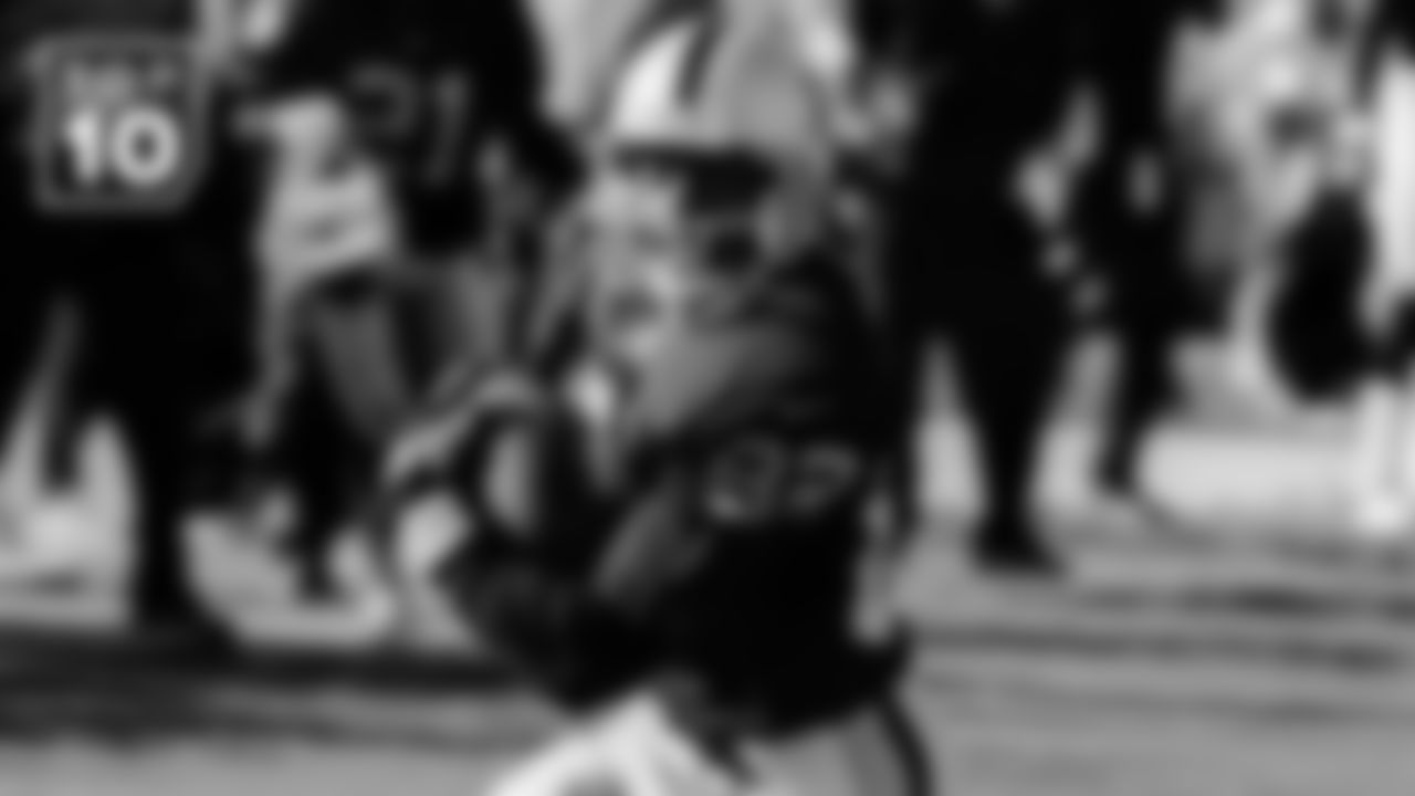 3. WR James Jett (1993 - 2002)
256 catches for 4,417 yards and 30 TDs, 9th all-time in receiving in Raiders history.