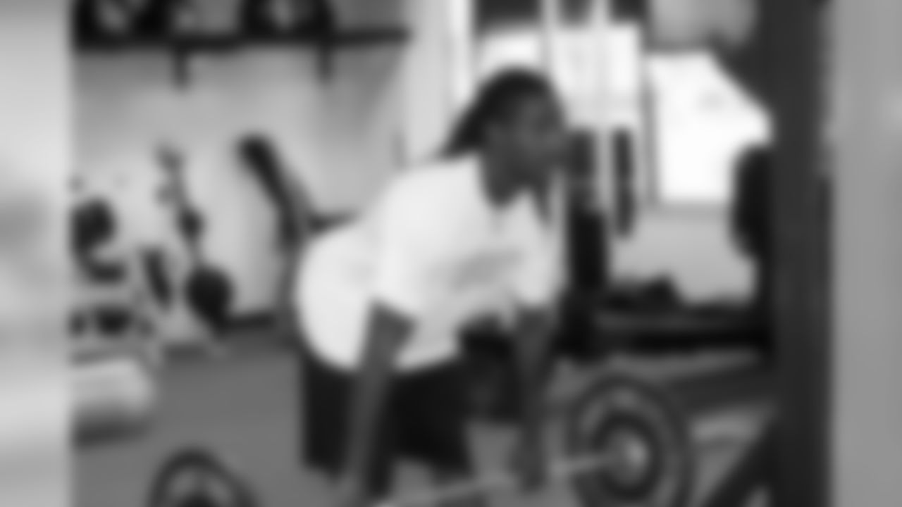 WR Denarius Moore