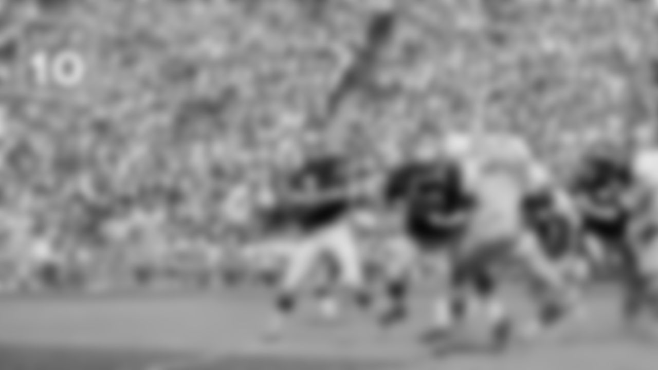 (6. Daryle Lamonica, 1969 AFL Playoff) In a 1969 AFL Playoff Game, quarterback Daryle Lamonica completed 13 of 17 pass attempts for 276 yards, 6 touchdowns and 1 INT as the Raiders hammered the Houston Oilers 56-7.