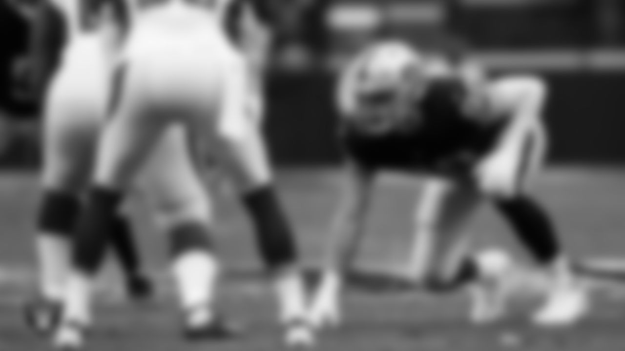 Las Vegas Raiders defensive end Maxx Crosby (98) lines up before the snap during the regular season home game against the Arizona Cardinals at Allegiant Stadium.