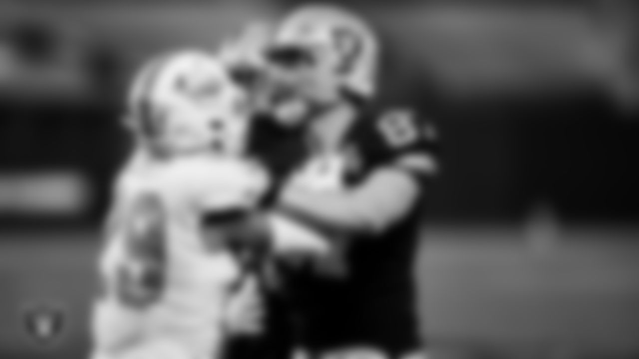 Las Vegas Raiders tight end Foster Moreau (87) blocks during the regular season home game against the Miami Dolphins.