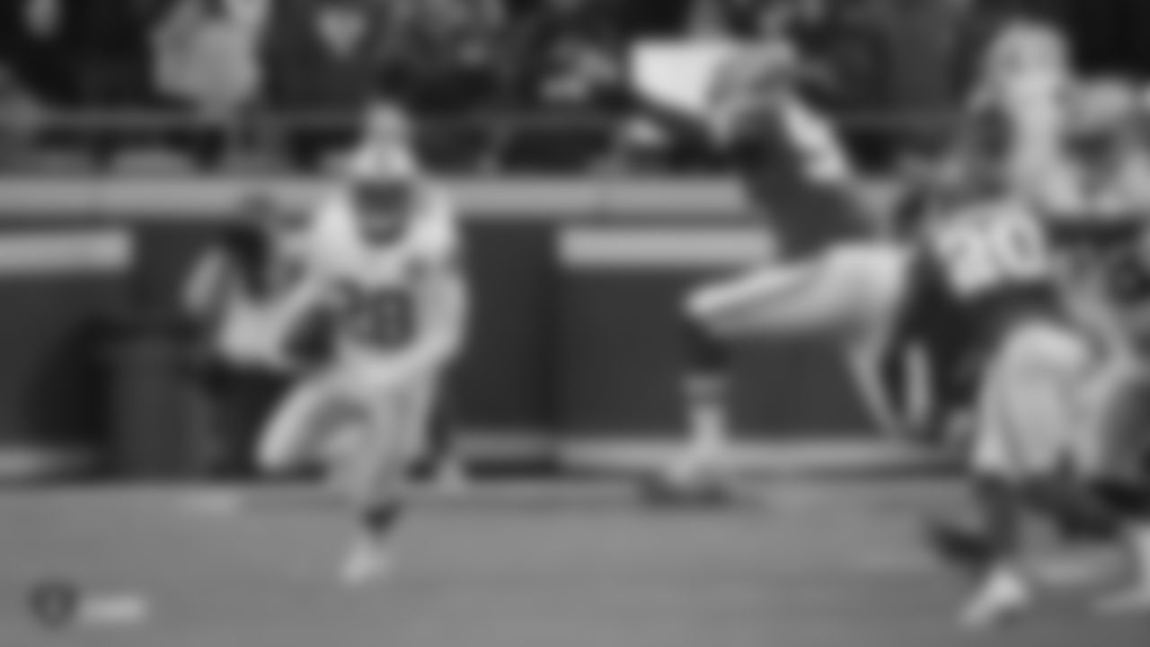 Raiders running back Josh Jacobs (28) during the regular season game against the Kansas City Chiefs at Arrowhead Stadium.