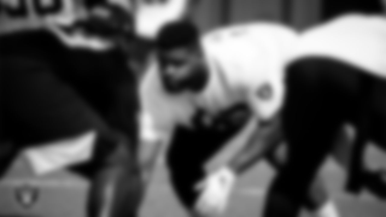 Las Vegas Raiders defensive tackle Johnathan Hankins (90) on the field for a walkthrough.