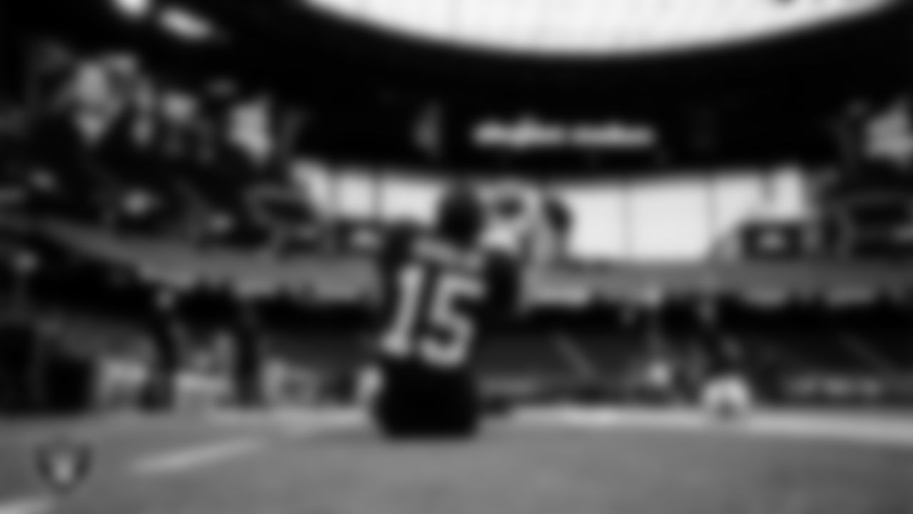 Las Vegas Raiders wide receiver Nelson Agholor (15) warming up before the regular season home game against the Tampa Bay Buccaneers.