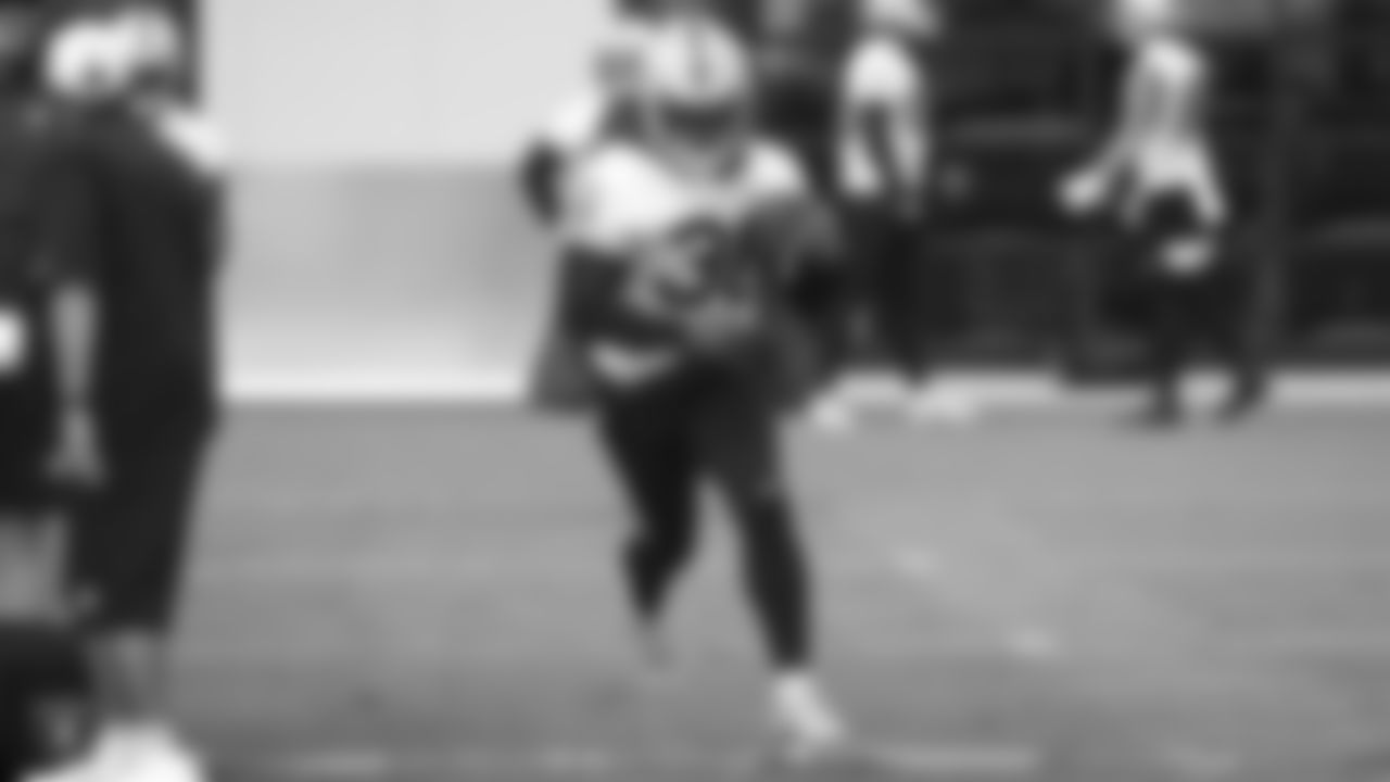 Raiders running back Jalen Richard (30) rushes during practice.