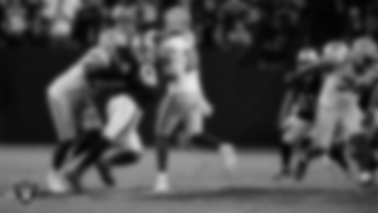 Las Vegas Raiders defensive end Tyree Wilson (9) during the regular season home game against the Green Bay Packers at Allegiant Stadium.