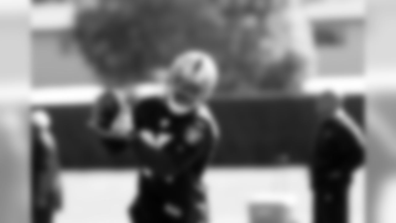 CB Chris Johnson catches the ball during a drill. Photo by Tony Gonzales.