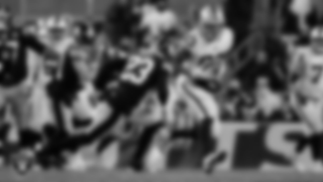 Las Vegas Raiders tight end Darren Waller (83) during the regular season away game against the Pittsburgh Steelers at Acrisure Stadium.