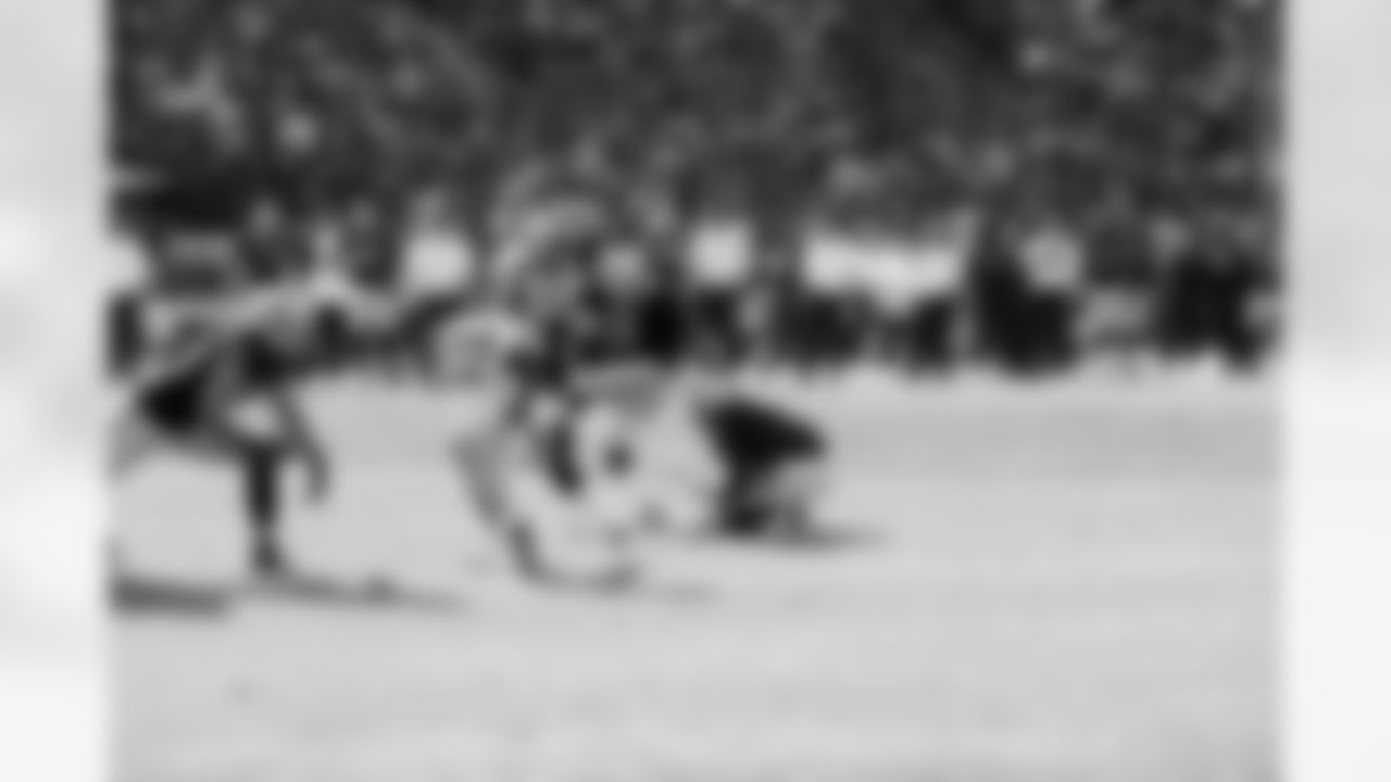 K Sebastian Janikowski kicks the field goal.