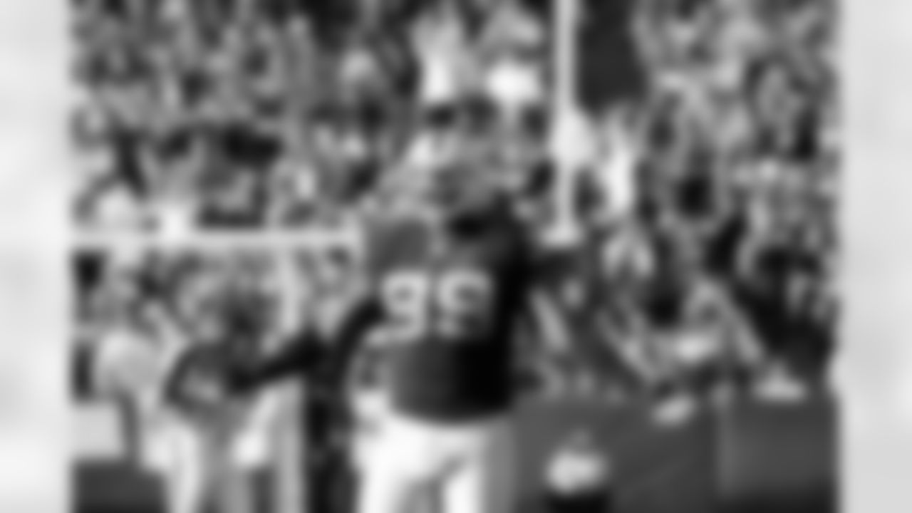 DE Lamarr Houston