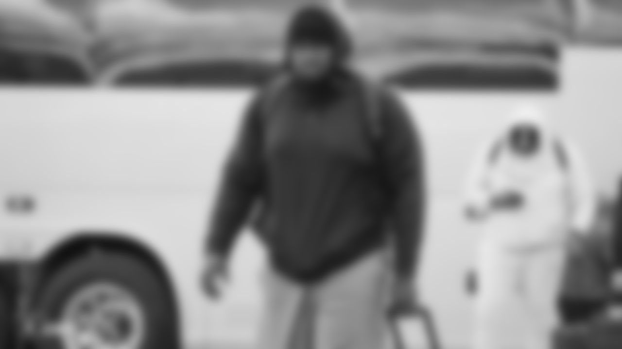 Raiders center Rodney Hudson (61) departs for the game against the Kansas City Chiefs.
