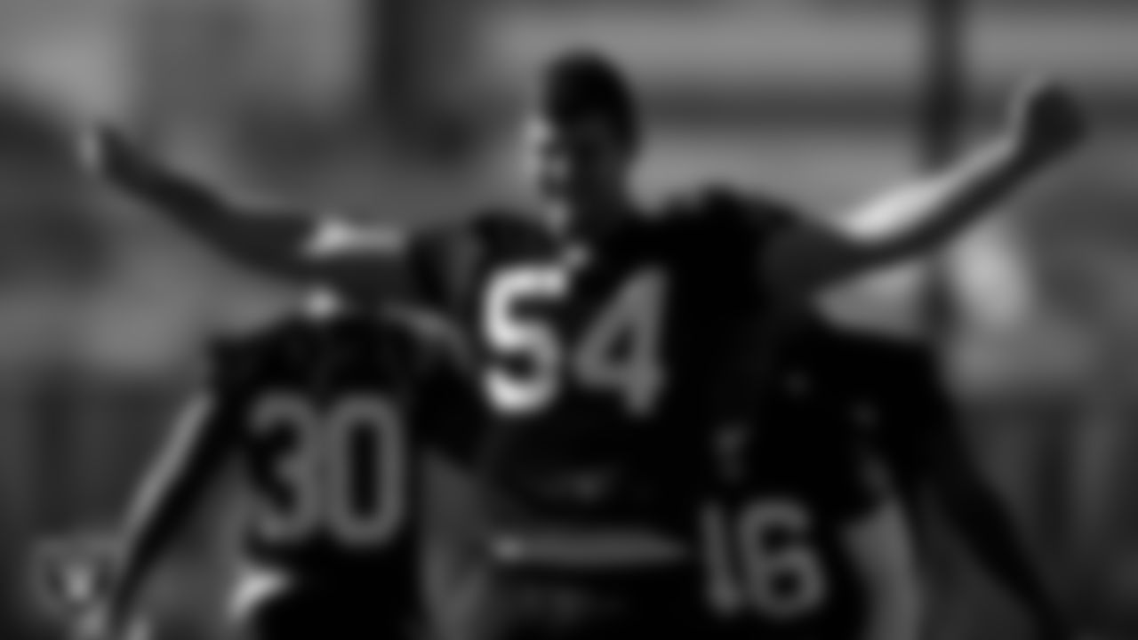 Las Vegas Raiders defensive end Zach VanValkenburg (54) at a workout during phase two of the offseason program.