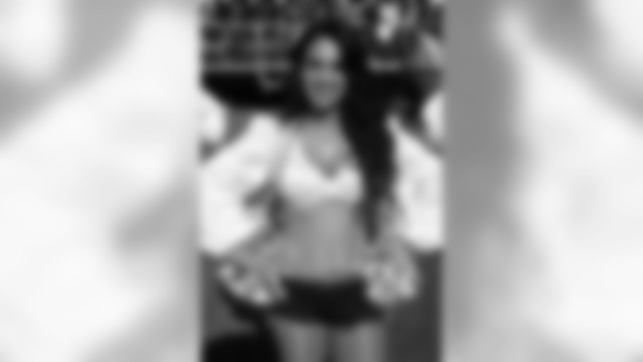 Raiderette Nicole