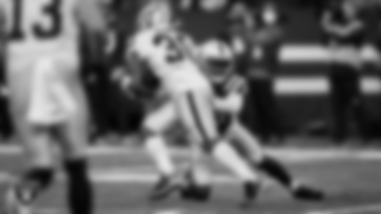 Las Vegas Raiders running back Jalen Richard (30) rushes during the regular season away game against the Indianapolis Colts.