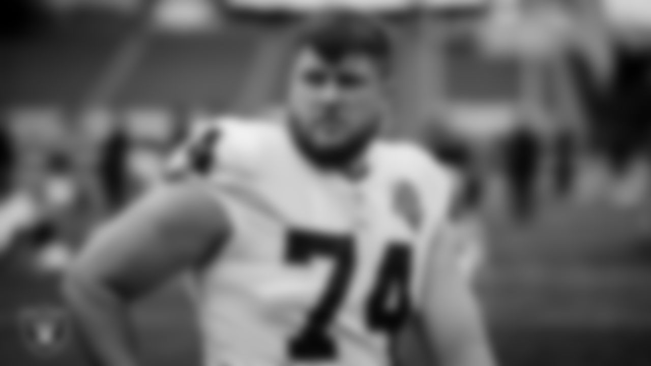 Las Vegas Raiders tackle Kolton Miller (74) warming up before the regular season away game against the New England Patriots.