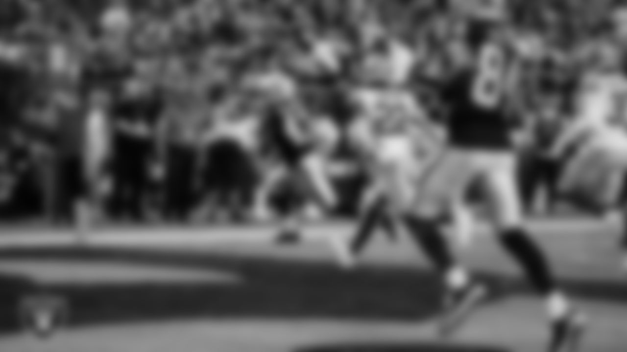 Las Vegas Raiders running back Sincere McCormick (47) rushes for a 2-yard touchdown during the preseason home game against the San Francisco 49ers at Allegiant Stadium.