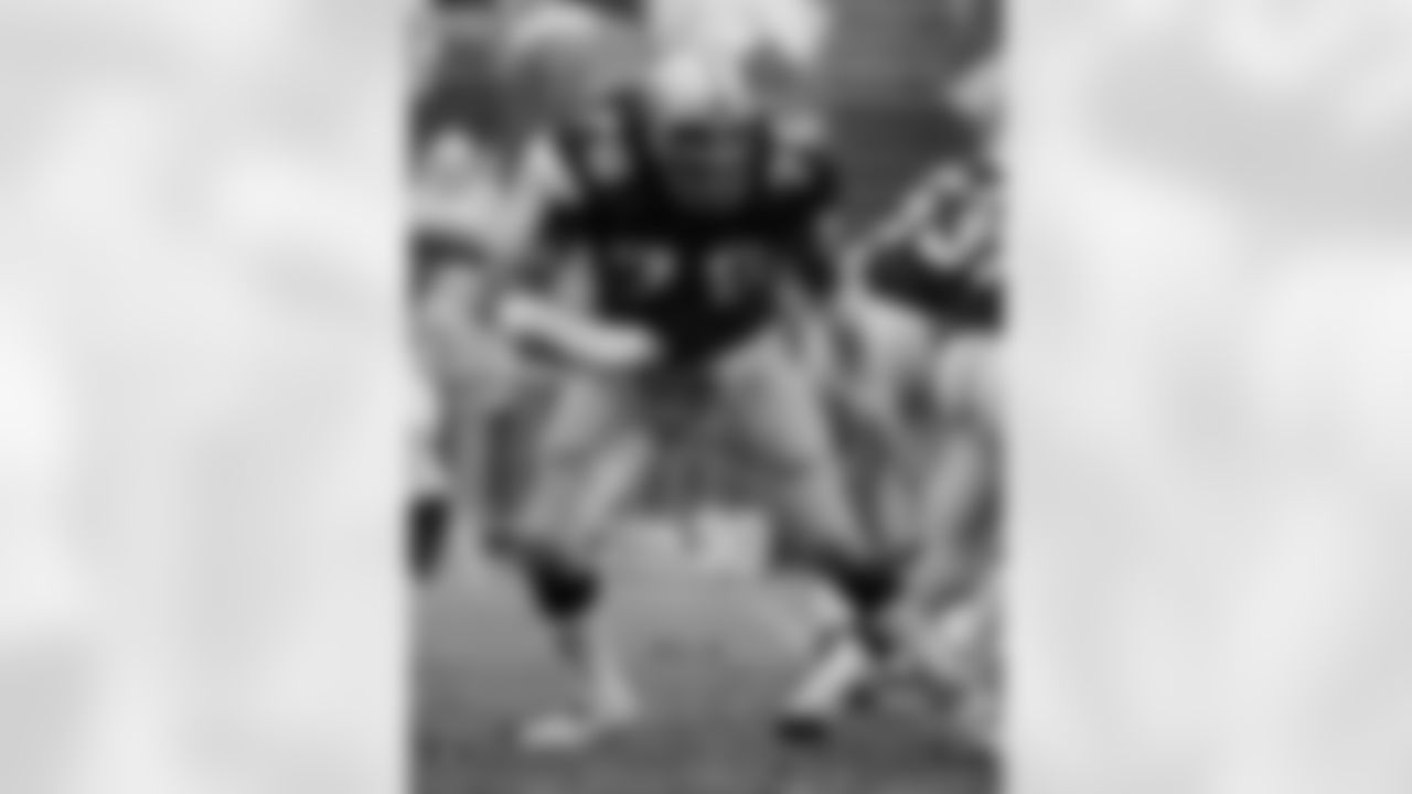 T Bob Brown (1971-73)
Hall of Fame Class of 2004