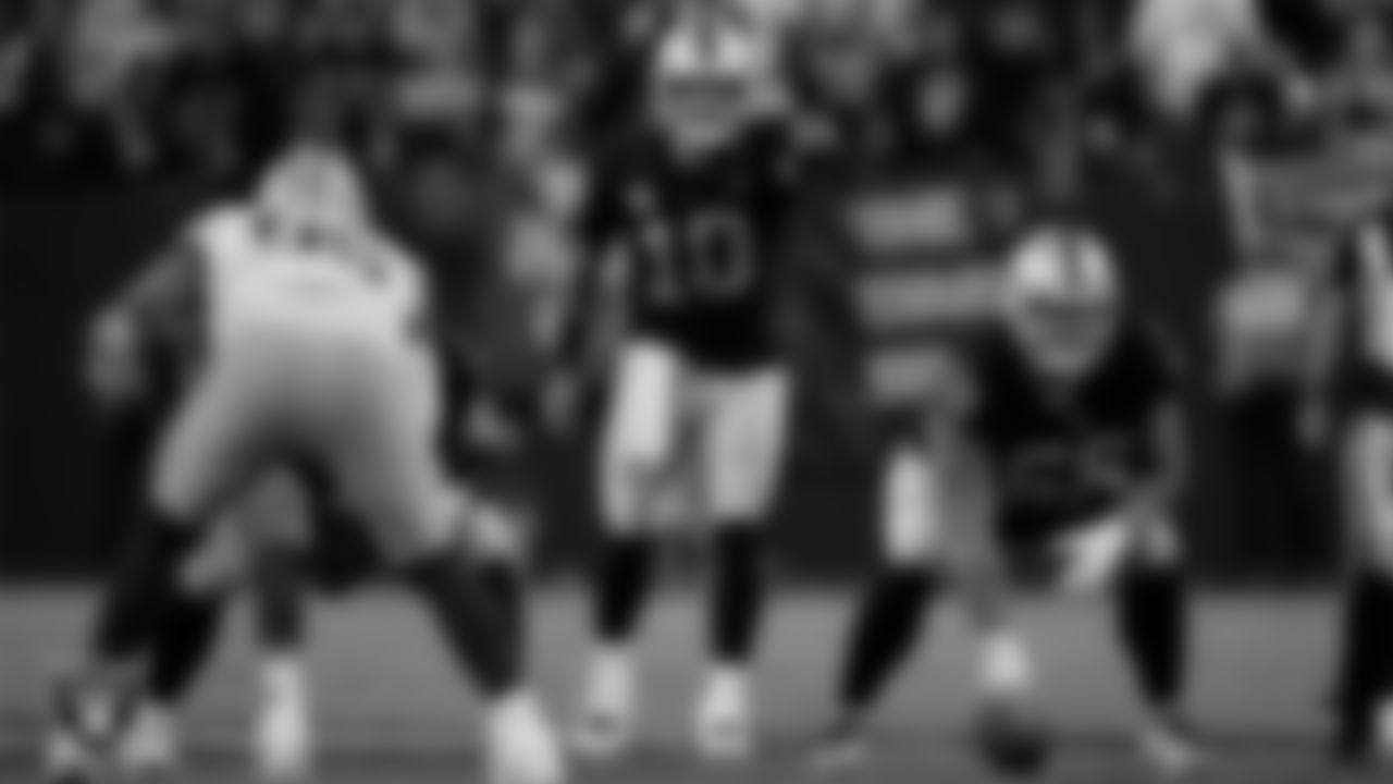 Las Vegas Raiders quarterback Jimmy Garoppolo (10) during the regular season home game against the Green Bay Packers at Allegiant Stadium.